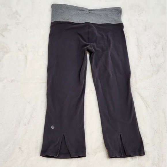 Lululemon Women's Gather And Crow Crop size 6 - Picture 10 of 15